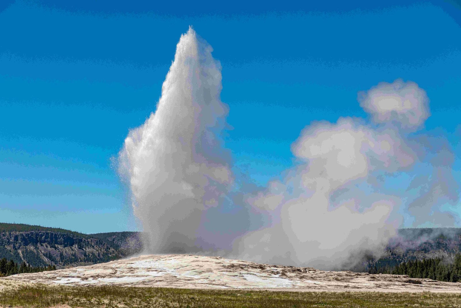 Yellowstone National Park 33 scaled